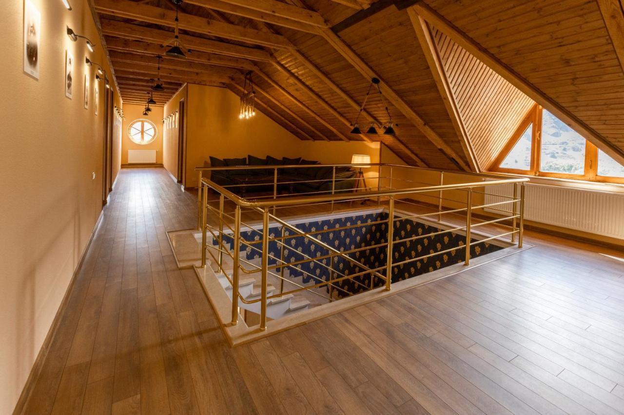 Graf Kazbegi Otel Dış mekan fotoğraf